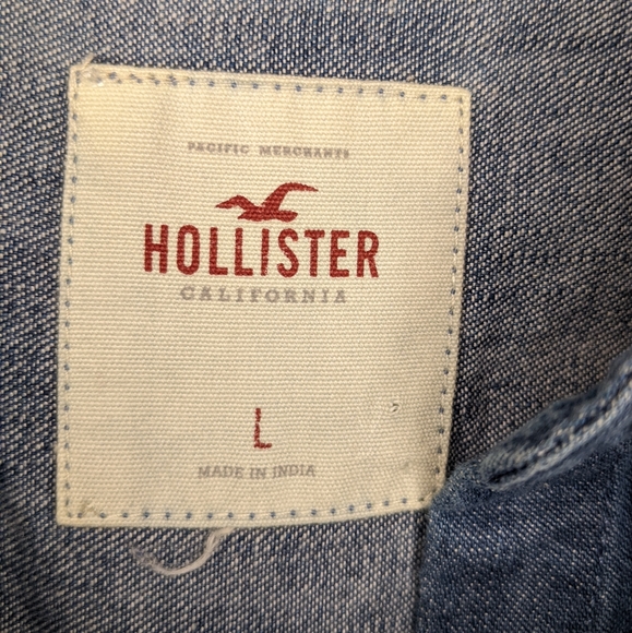 Hollister Women's Blue Denim Button-Down Shirt, Size Large - Picture 4 of 6